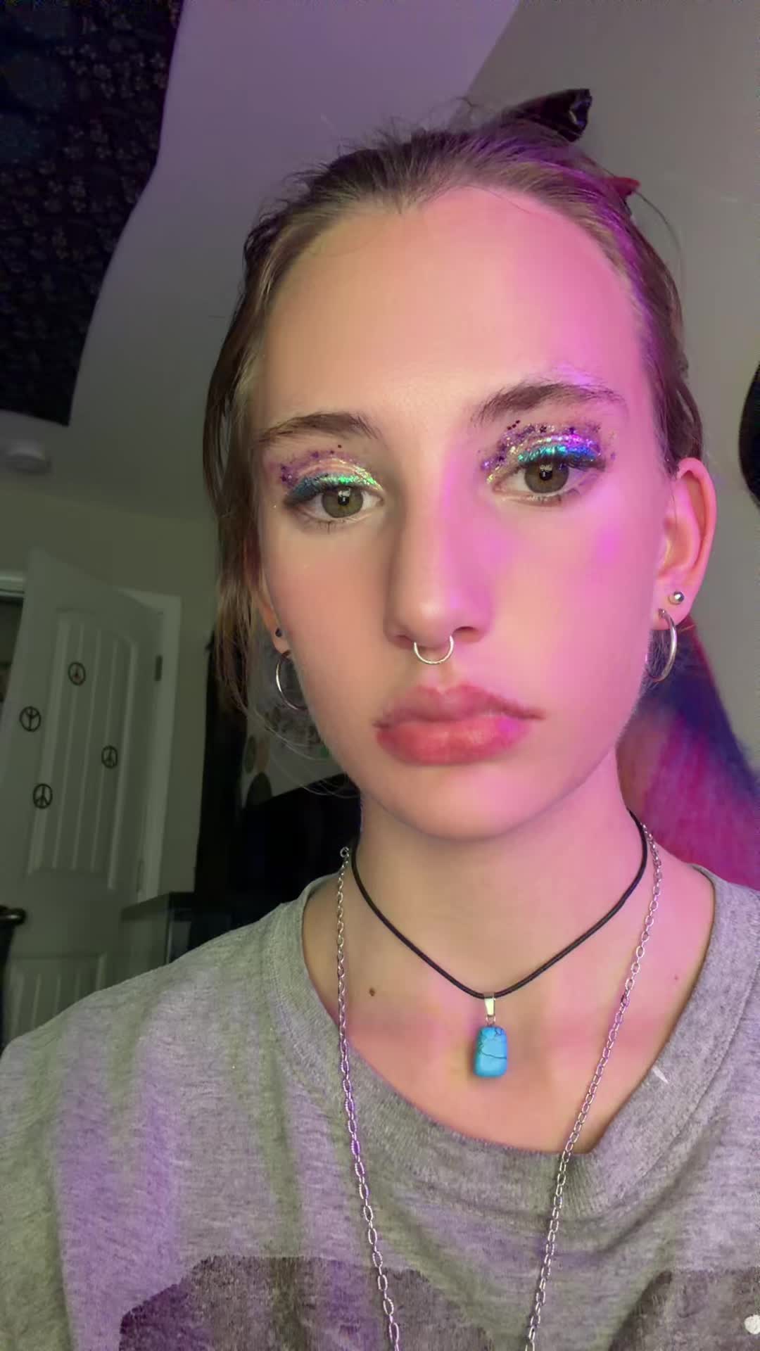 @Sammi☮︎