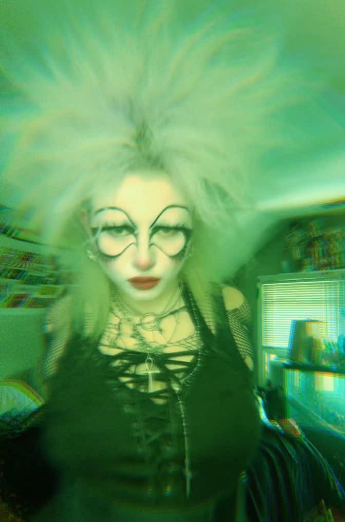 @dollygoth666