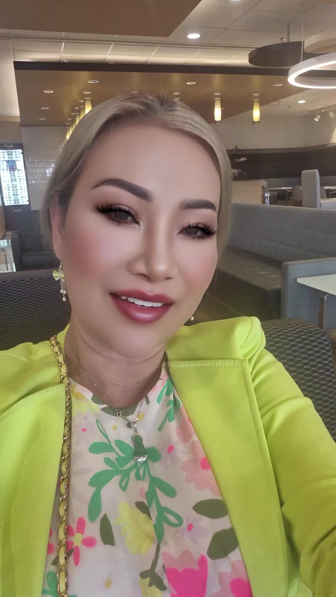 @Christine Le