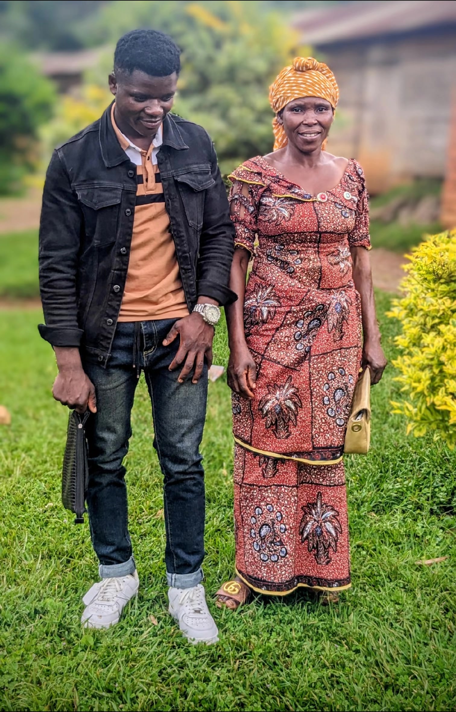 @Doux Akonkwa