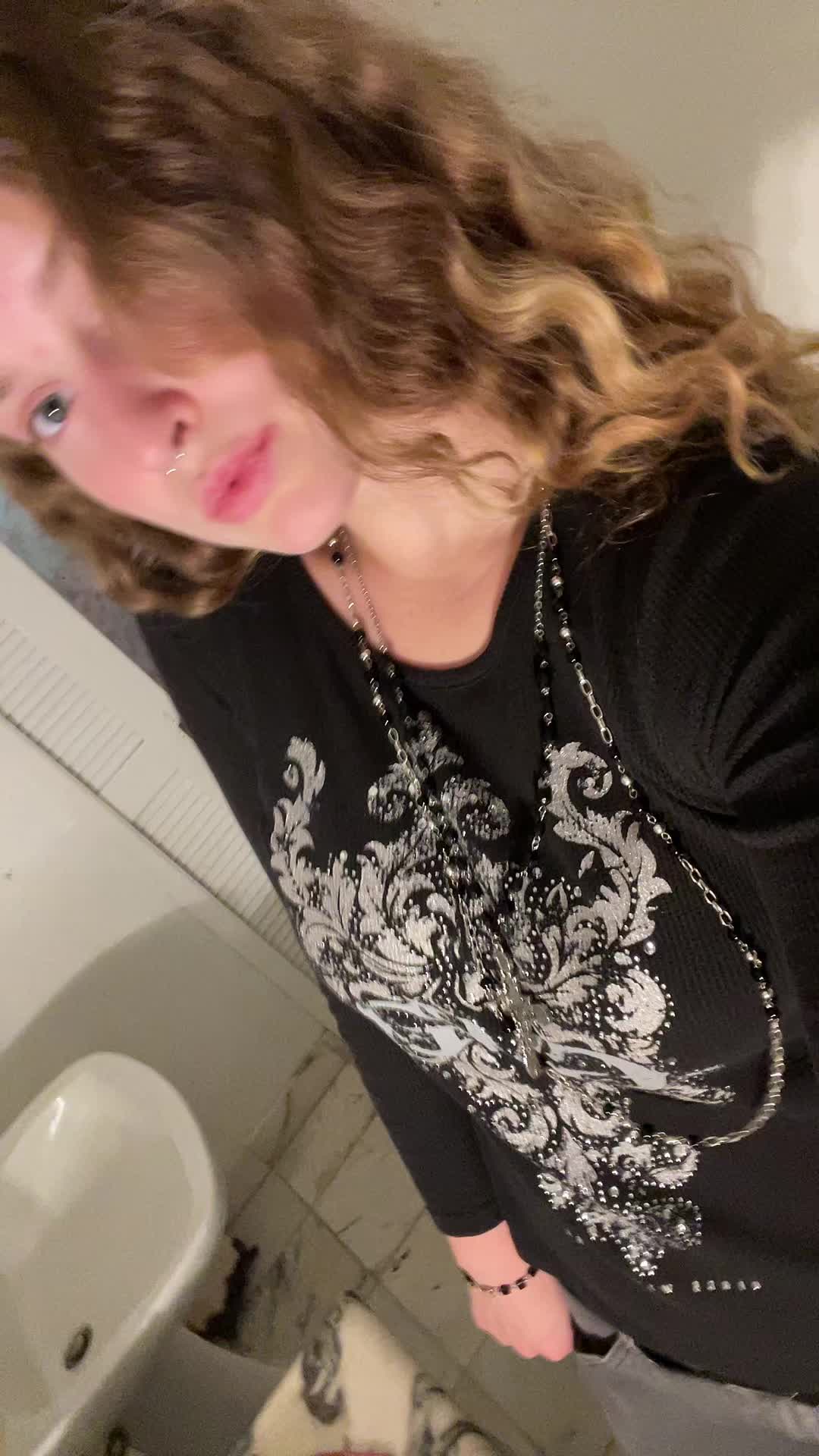 @Watswitthesehomiesdisinmy🧍&zwj;♀️