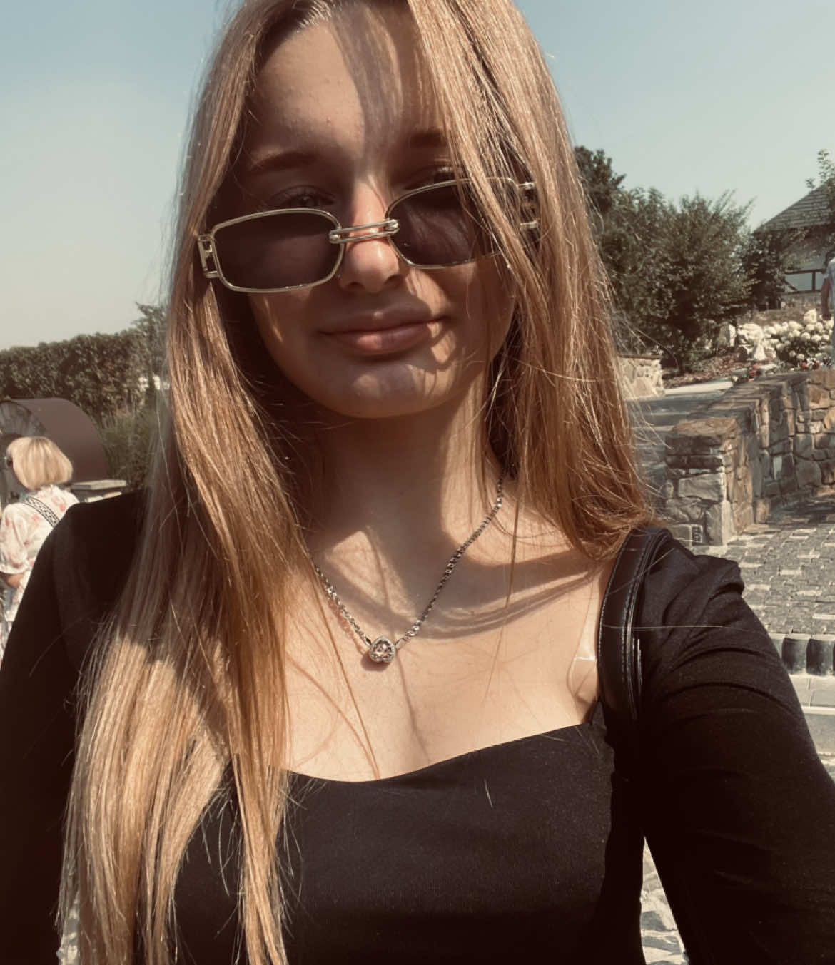 @Ді