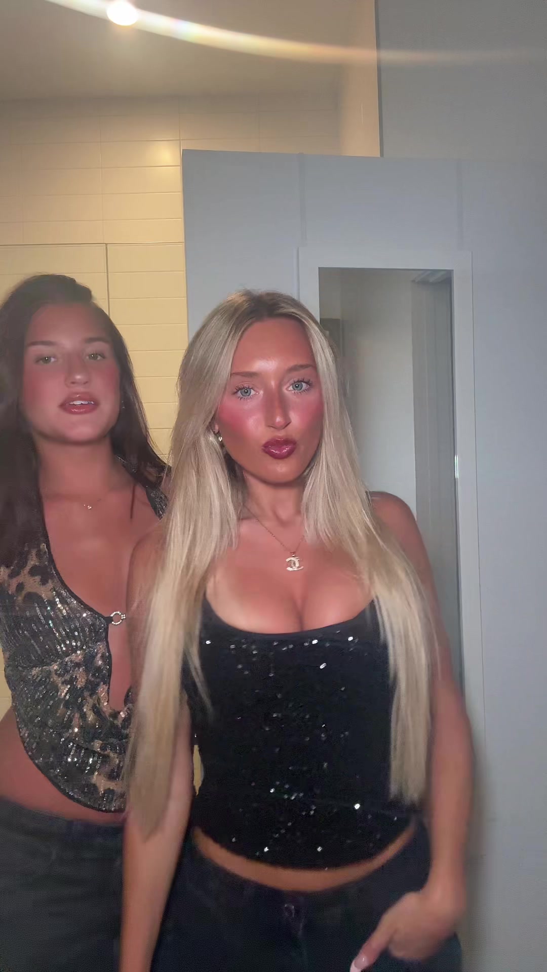 @Bella