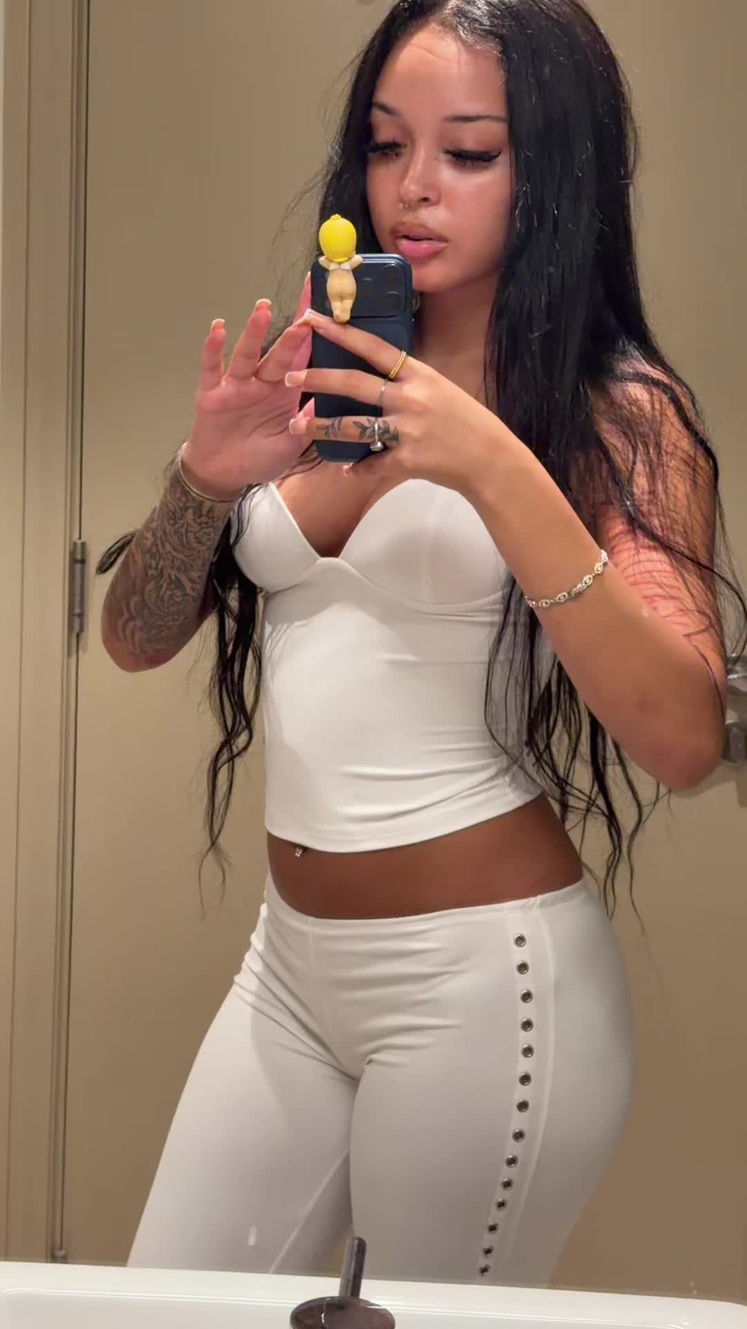 @ZOE ALEXANDRA