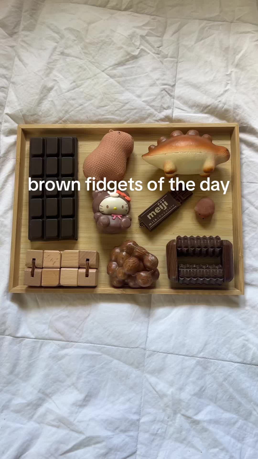 @amimi fidgets (*´꒳`*)