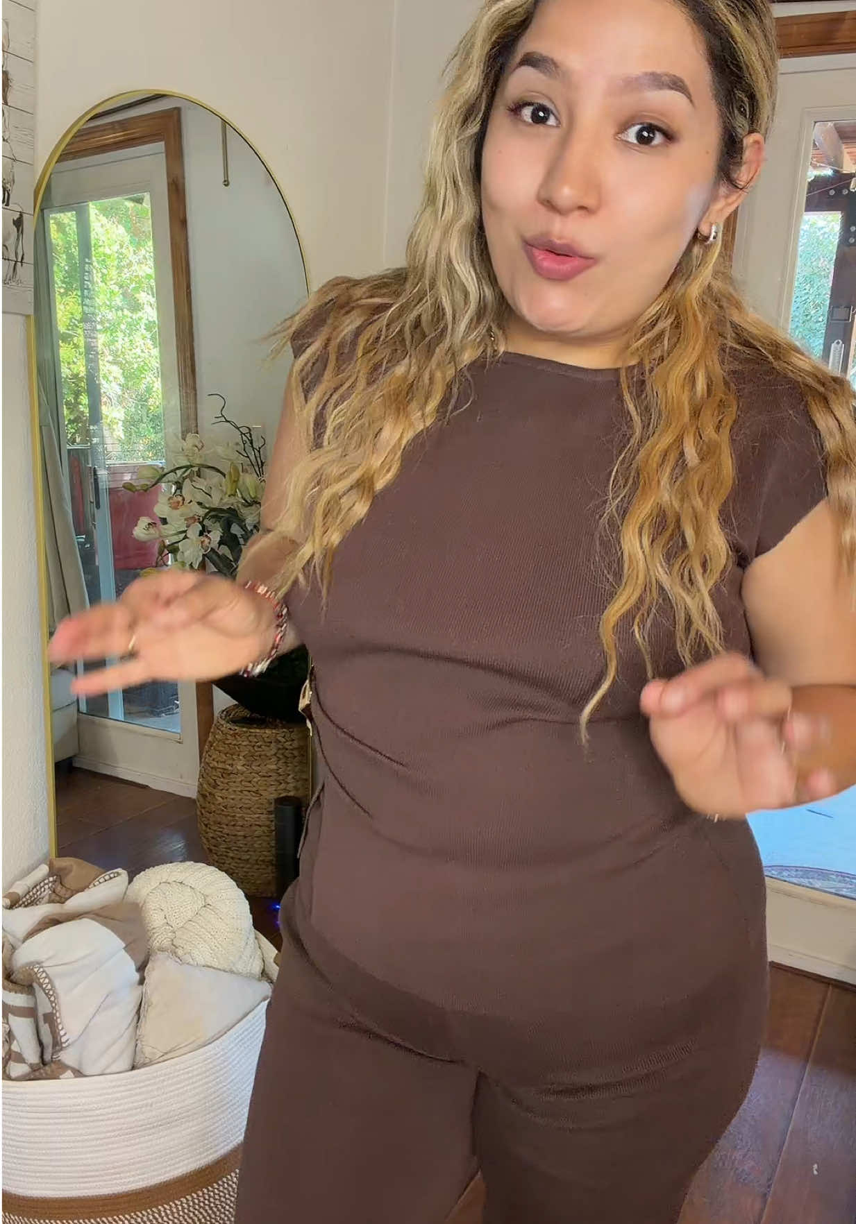 @lupithazzepeda