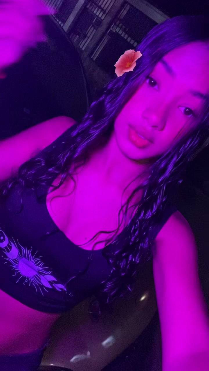 @Valentina🖤.