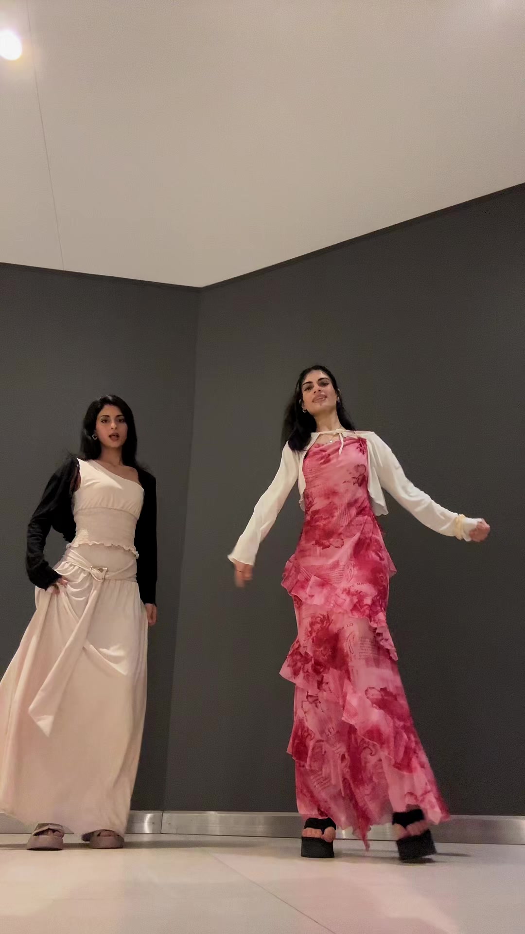 @zainabjuttdancing💃🏻girl💃🏻