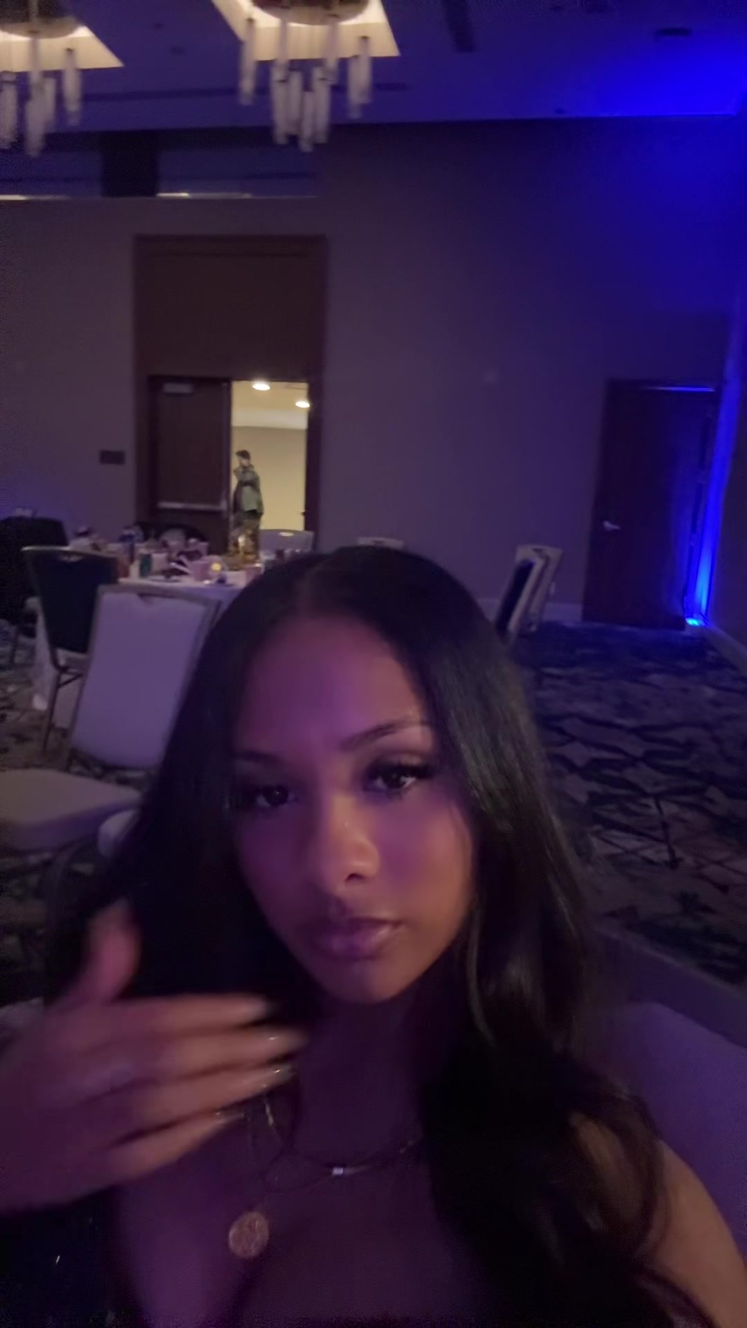 @🧛🏽♀️