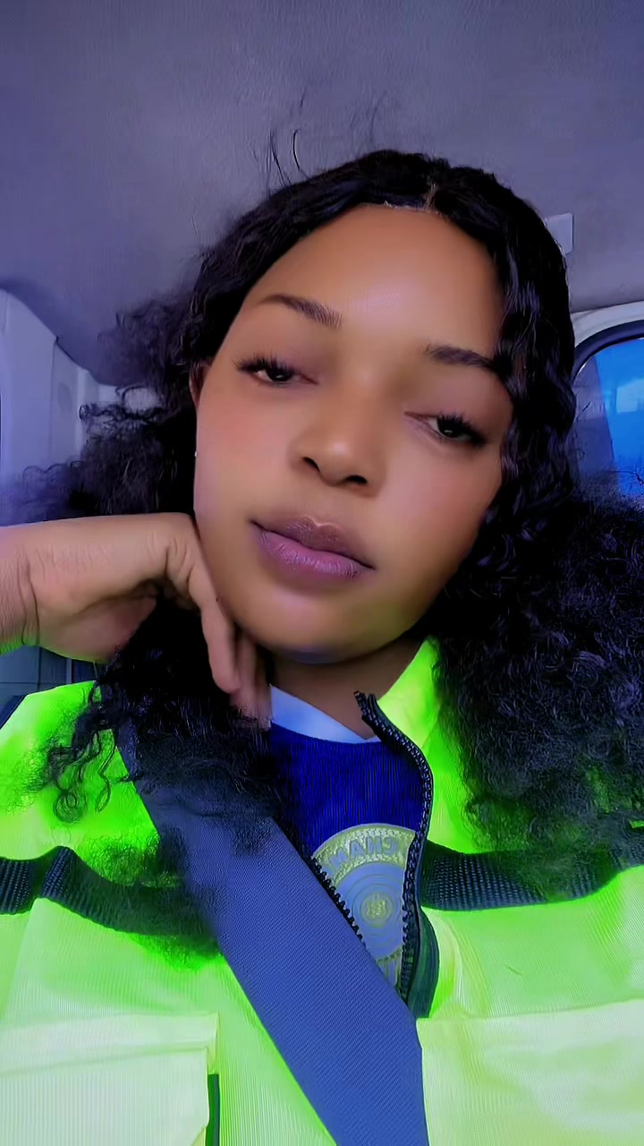 @LilyLups🦋