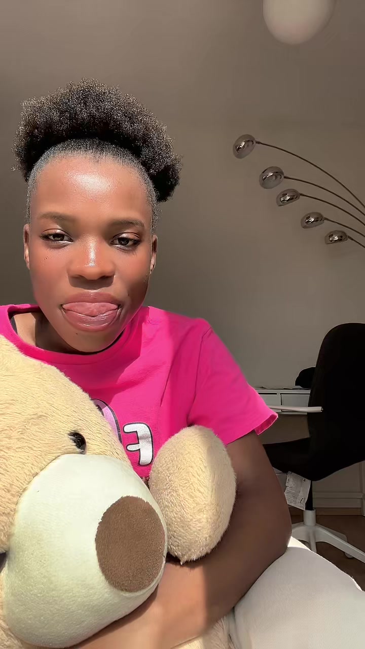 @Tanya 🇿🇼🇩🇪