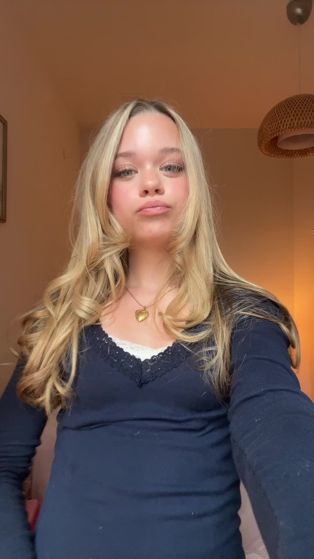 @𝓒𝓪𝓶𝓲🪽🧁🦢🩰