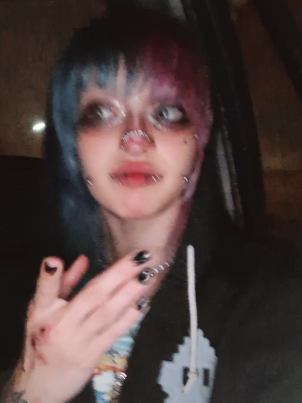 @April مهرسا هستم ولی