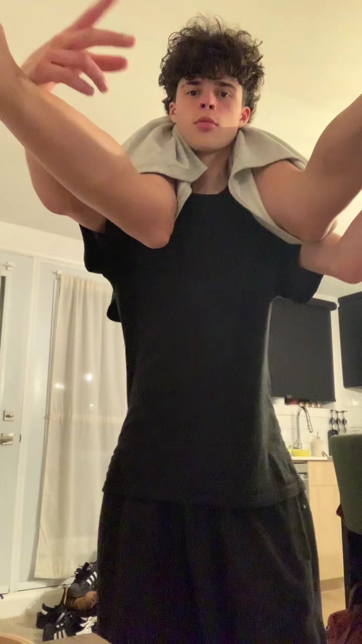 @kiki spams