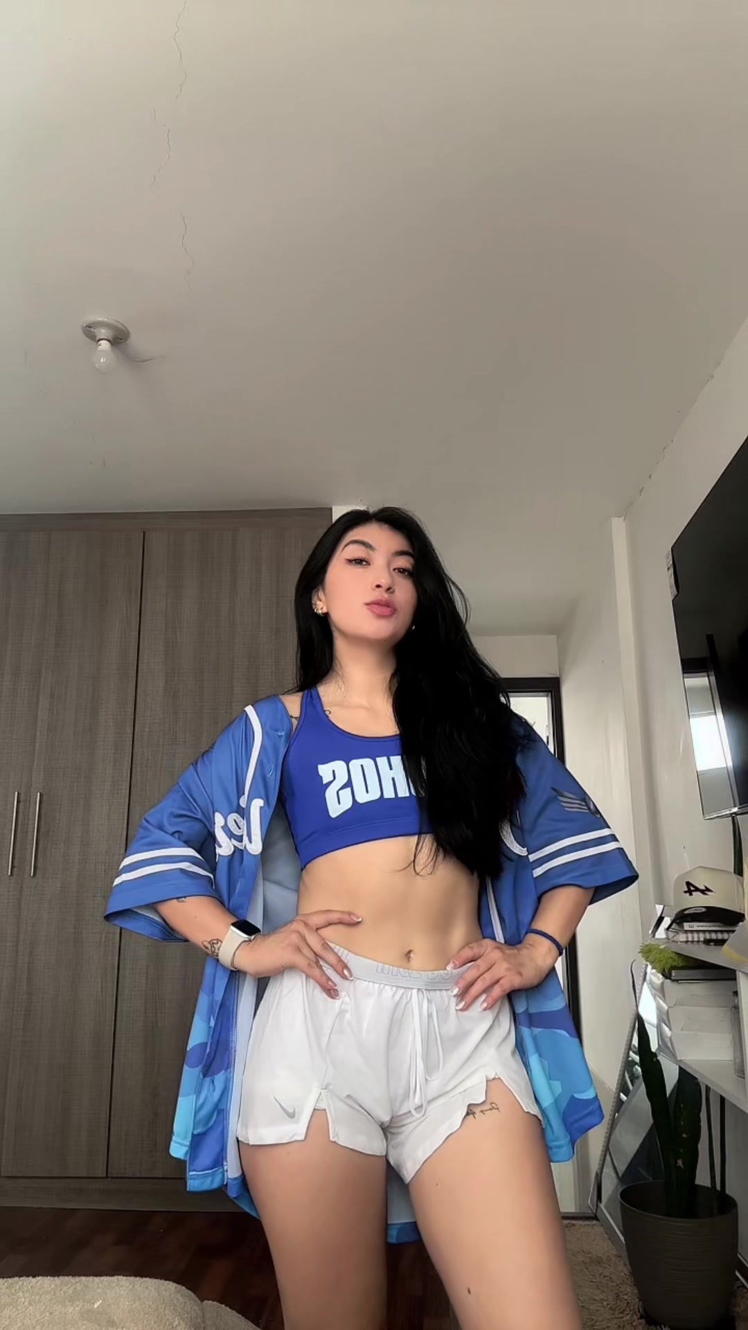 @𝐂.