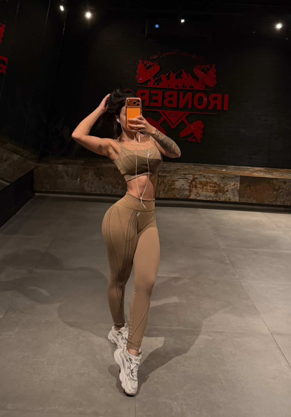 @Giovanna Thauany