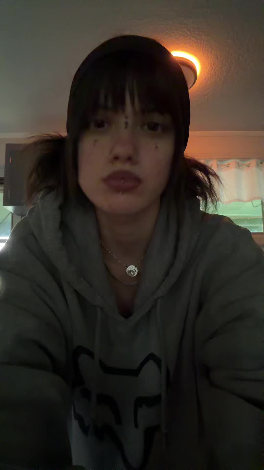 @llyla404