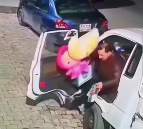 @Perdenin Ardındakiler