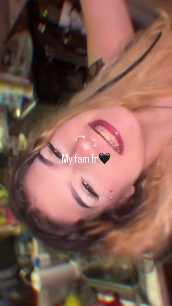 @ella🦋