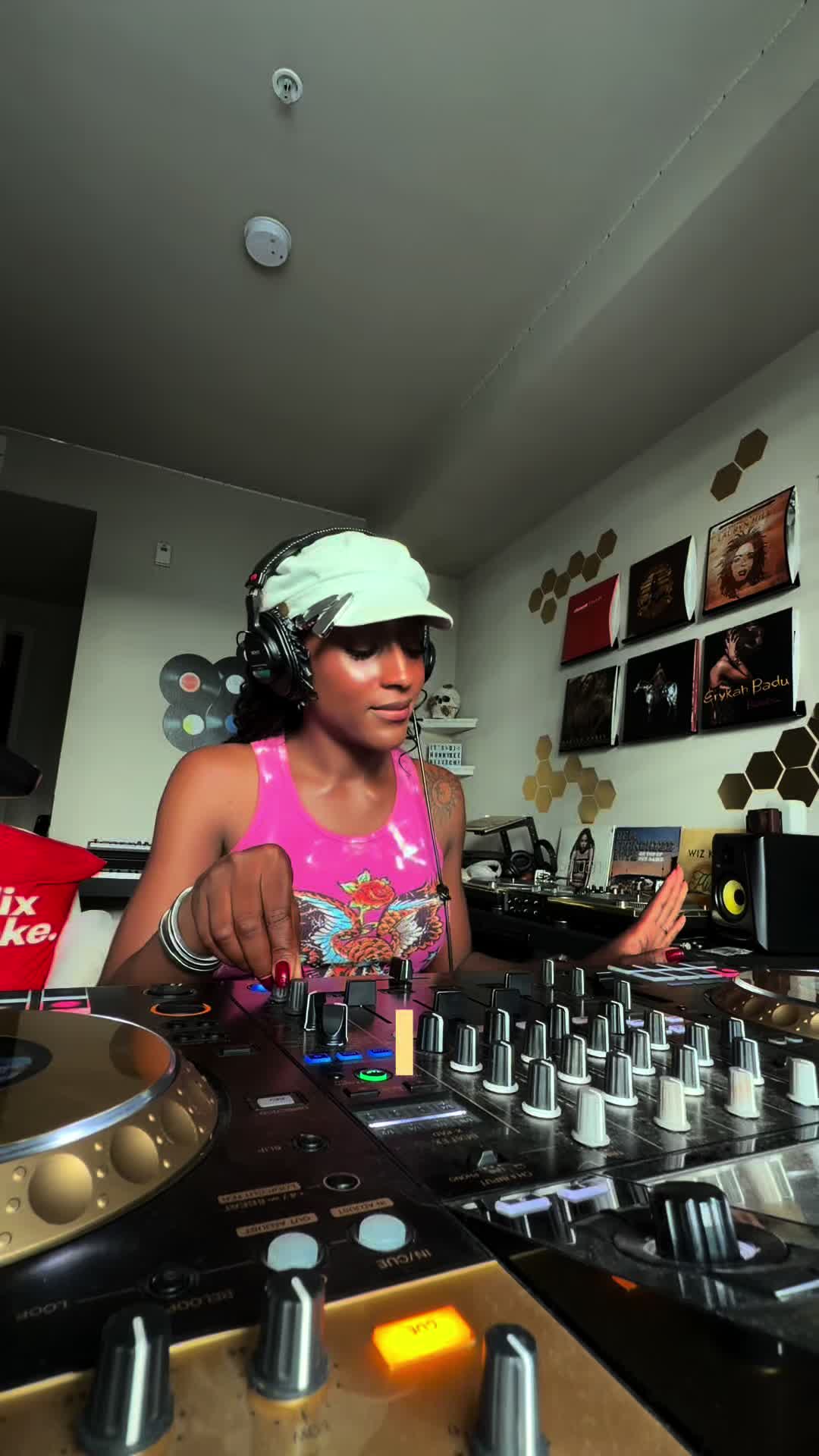 @djhunnybee
