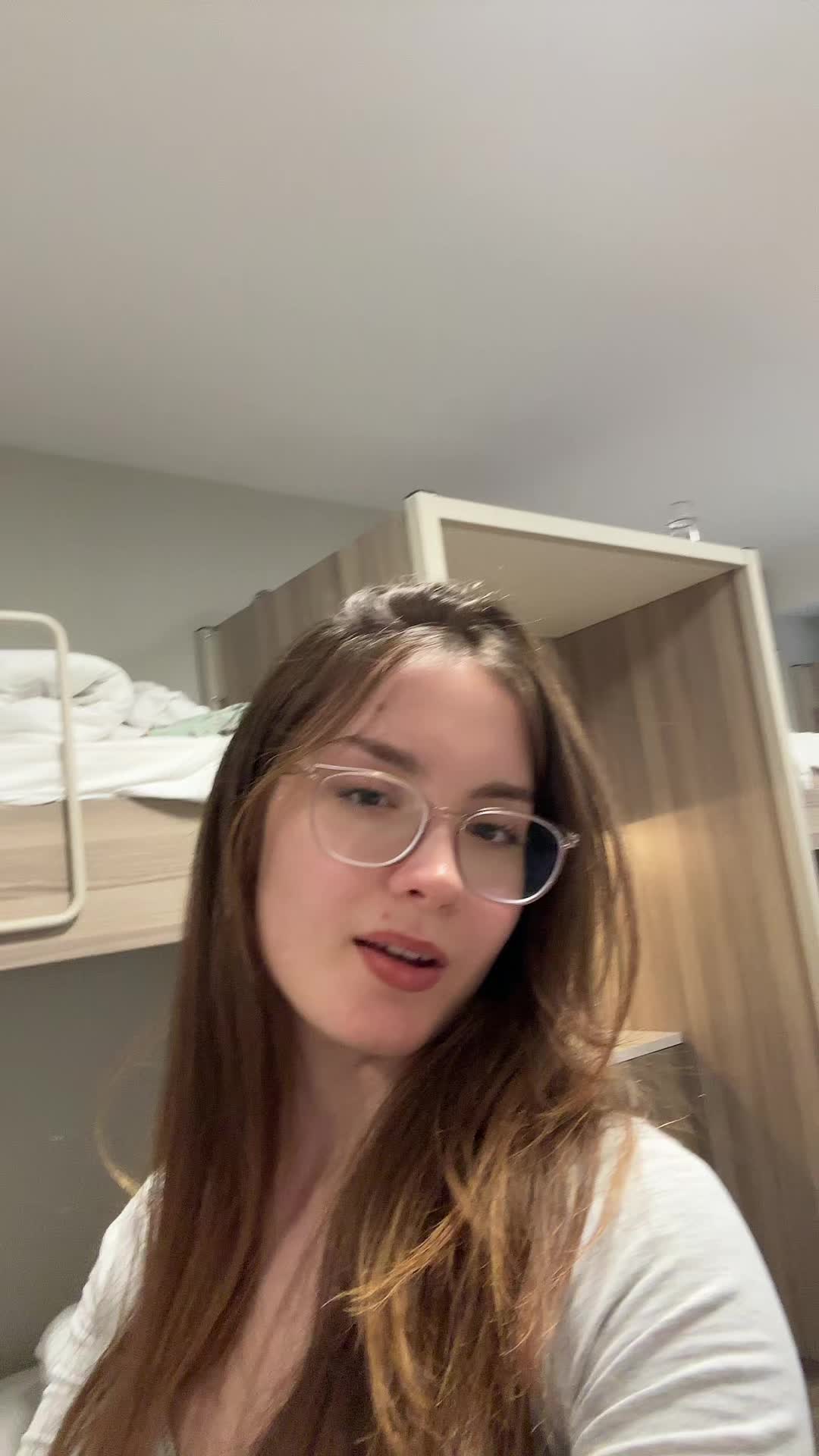 @🦦