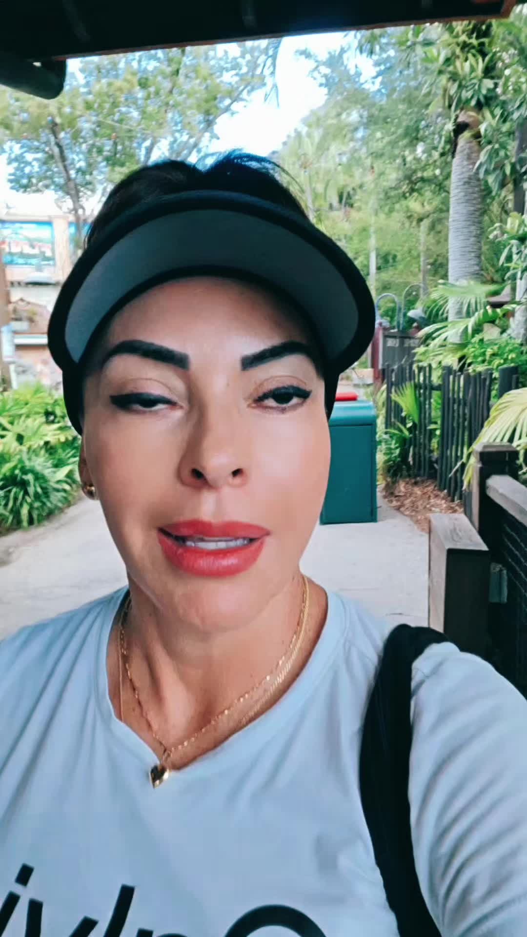 @Luna