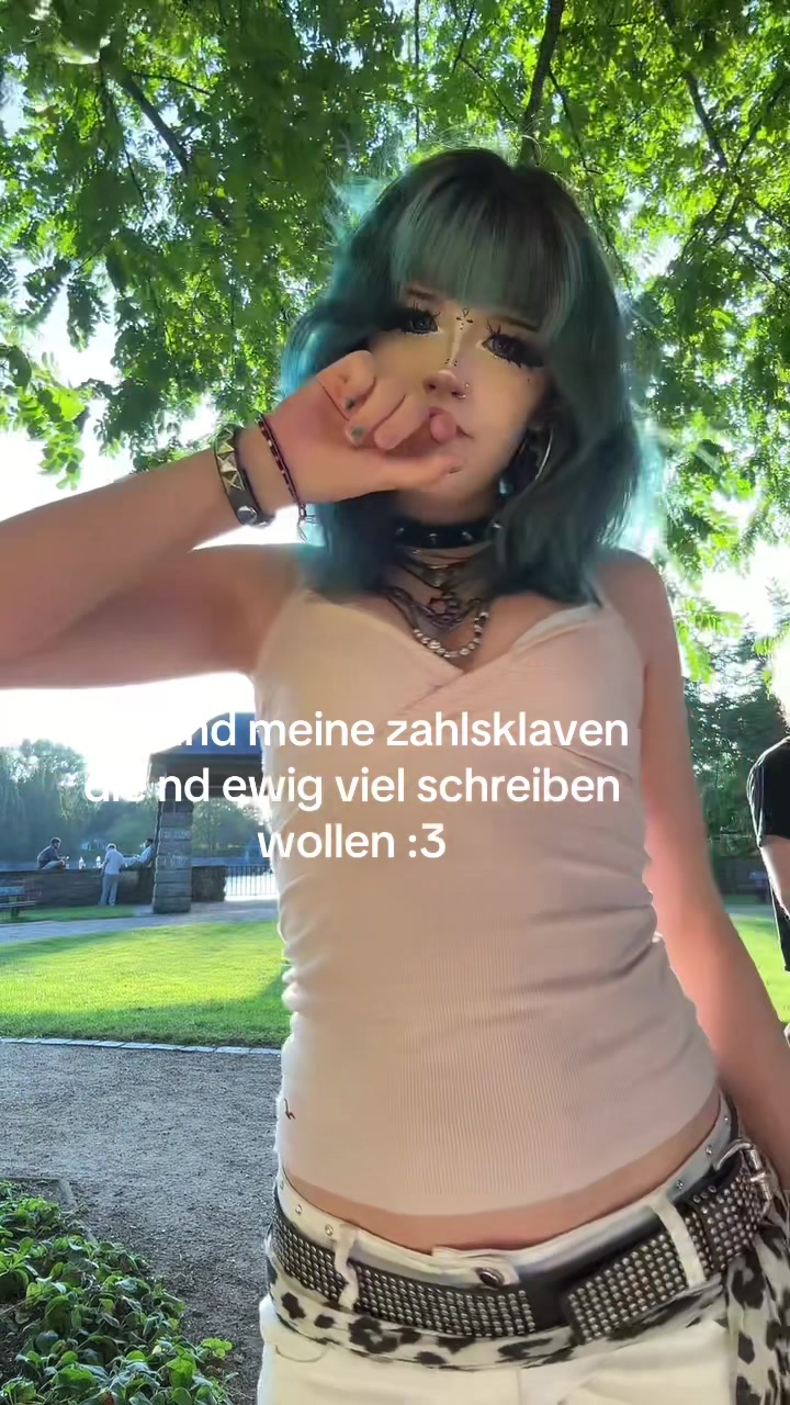 @pinkstrawberryghoul