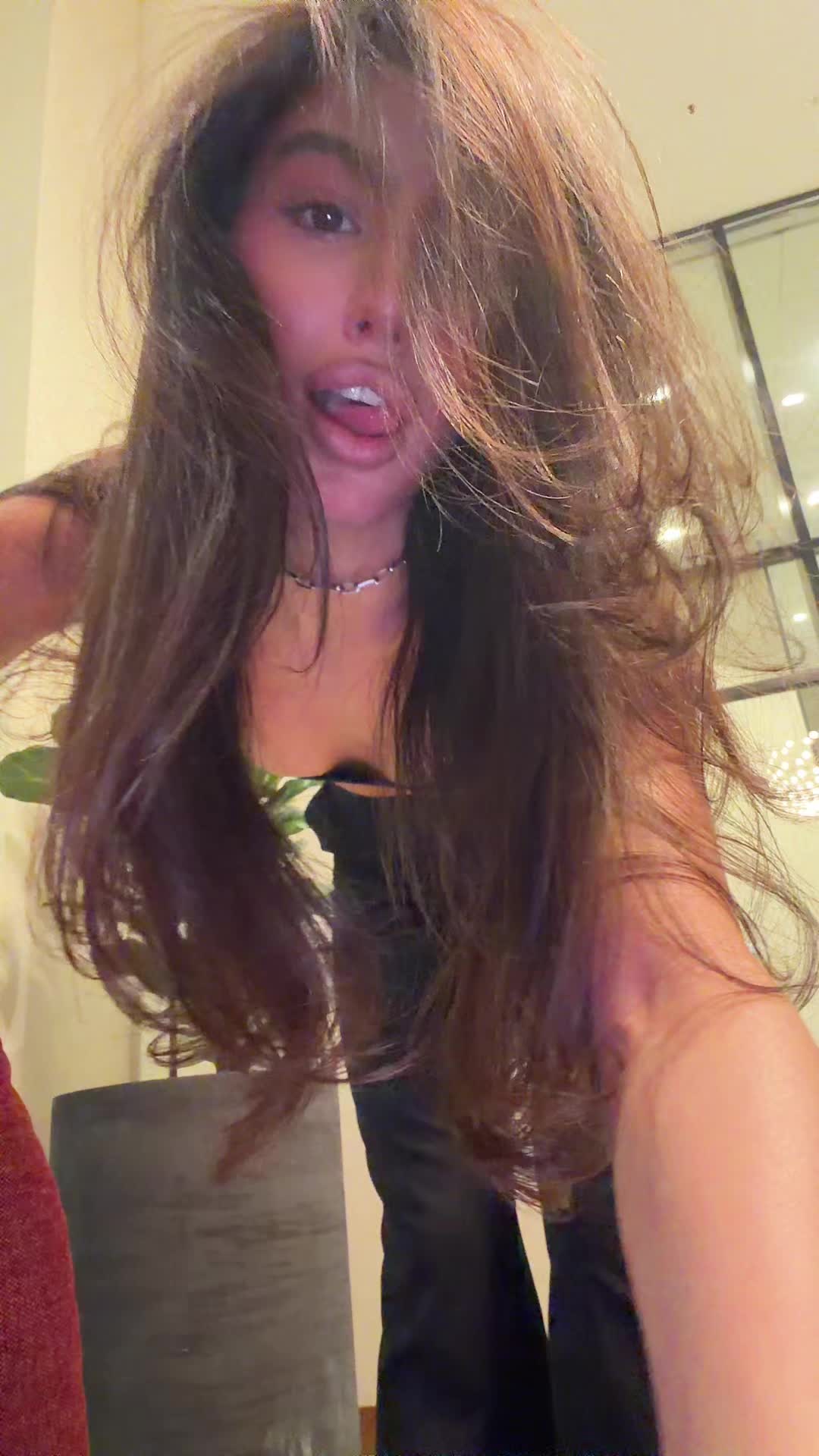 @Asýa