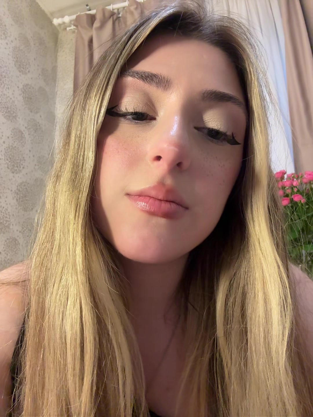 @ТГК: anushik поёт