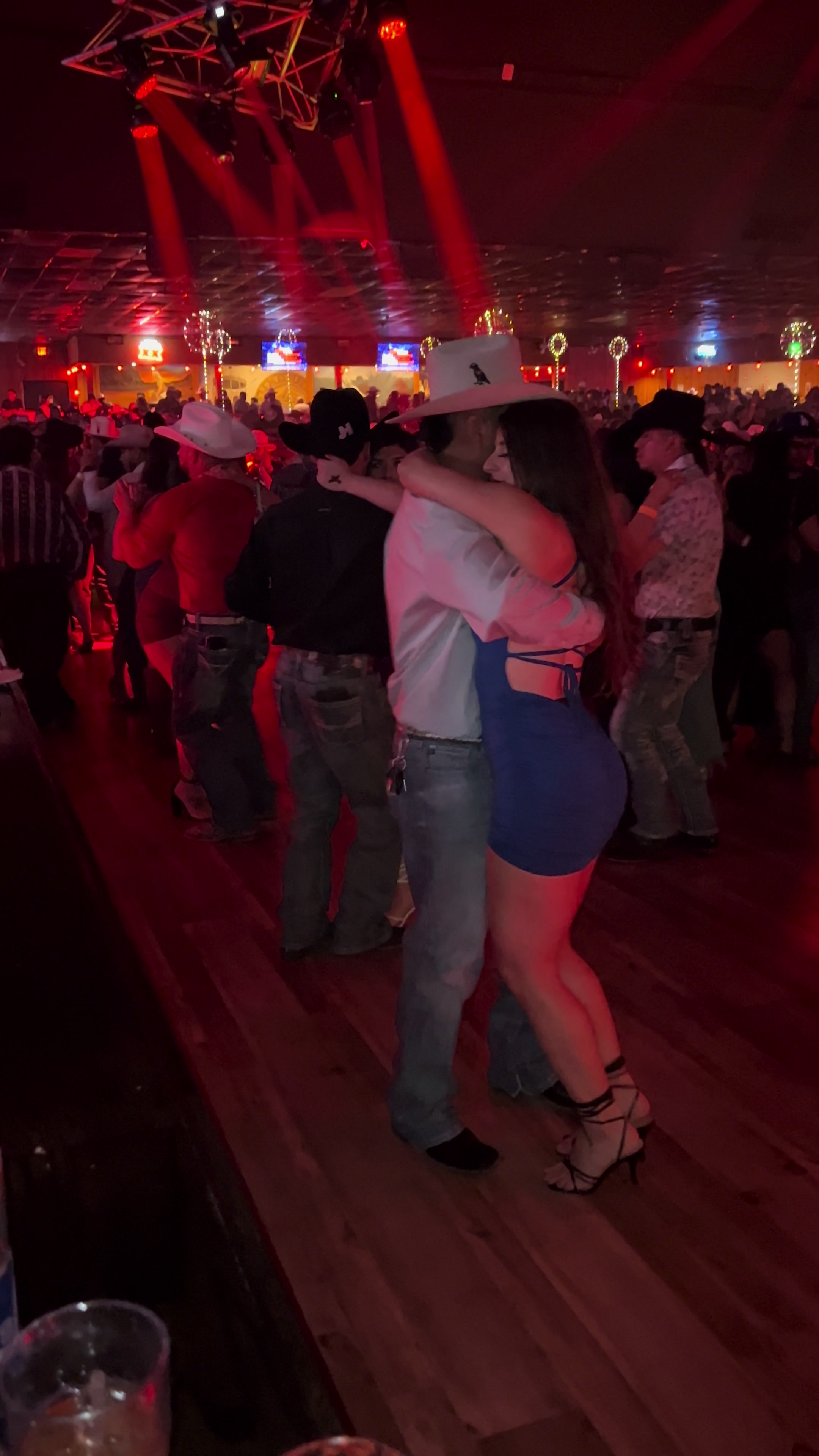@Bailes Con Victoria