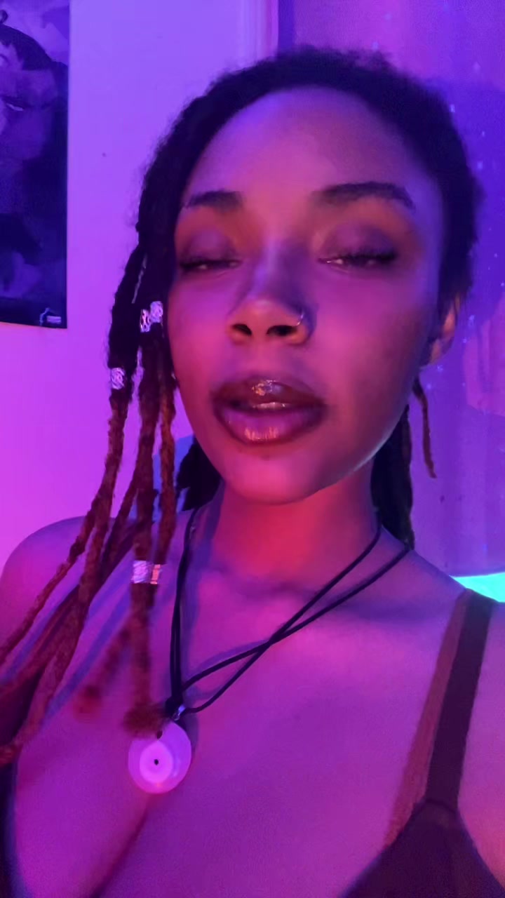 @𝘖𝘯𝘭𝘺𝘴𝘰𝘯𝘥𝘦𝘳