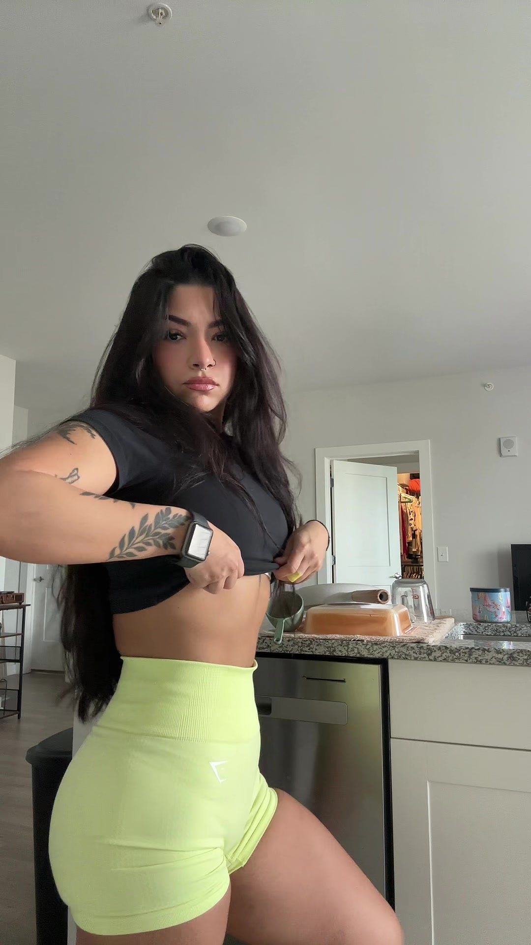 @idklani777