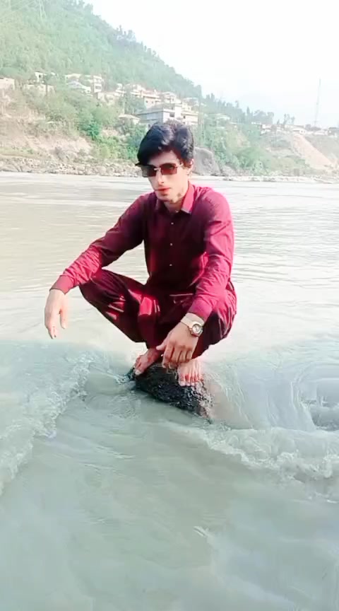 @M<(♥️)>R