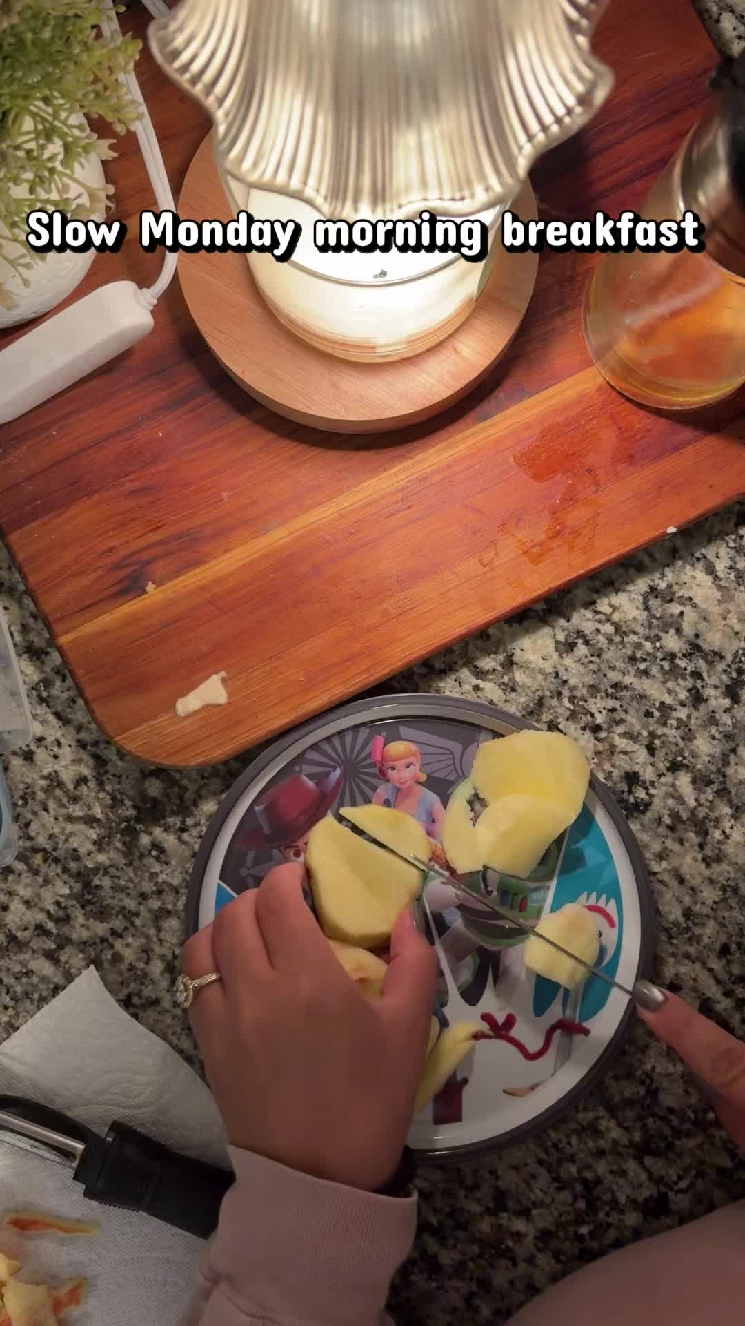 @allieathome