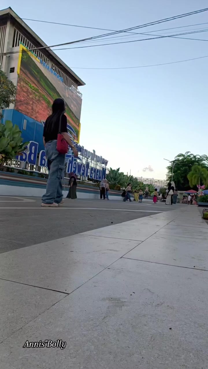 @annisbolly09