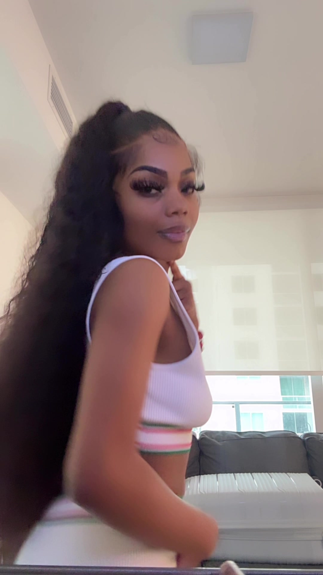 @realkyraagates