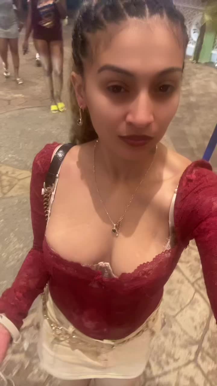 @FoxiiVi