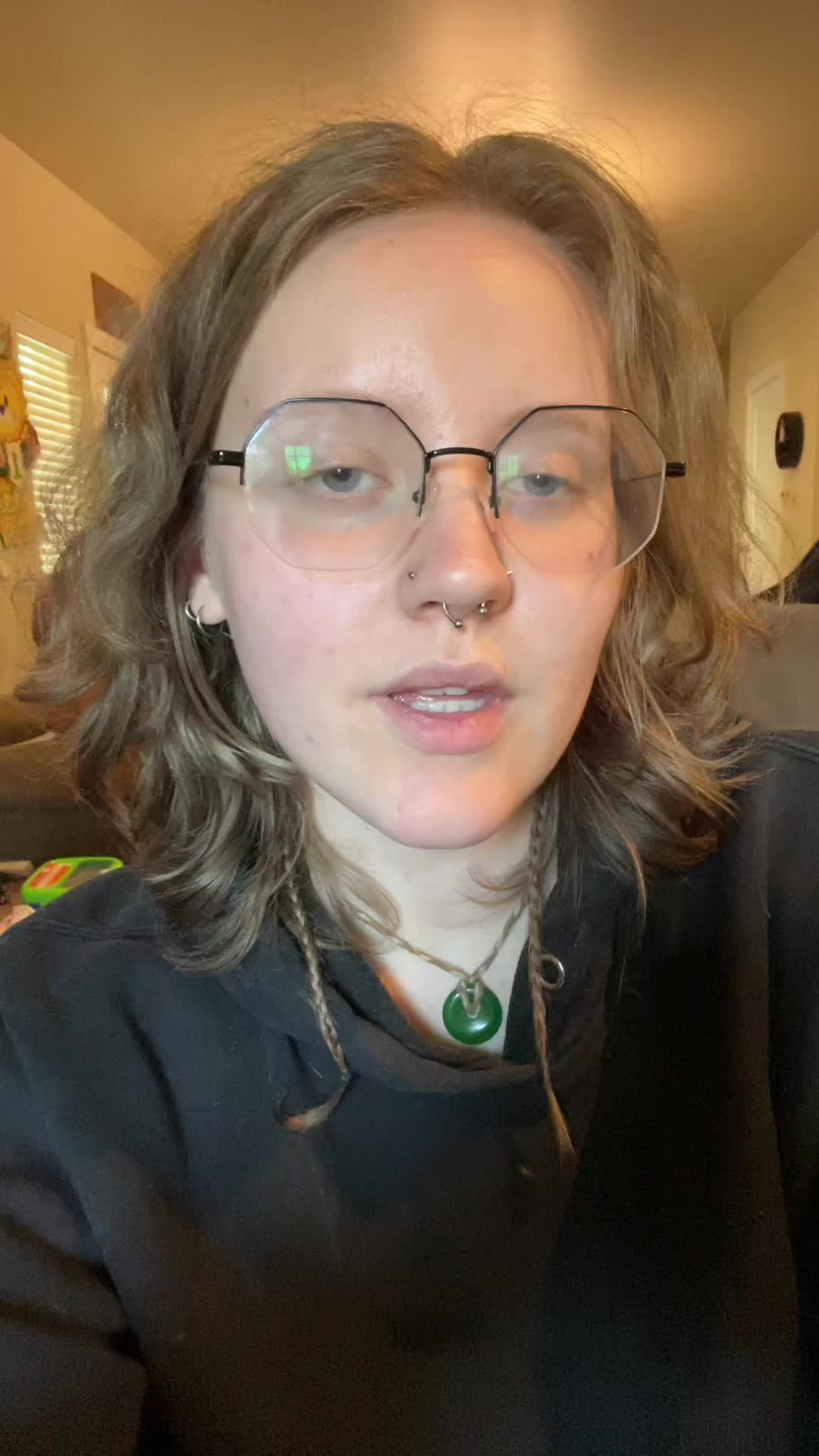 @mo