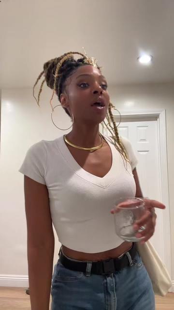 @queenderella1