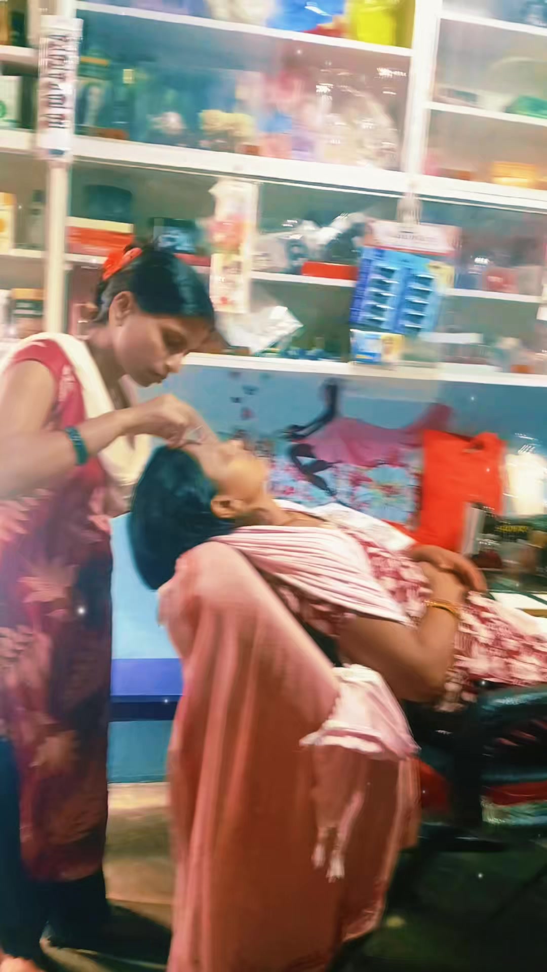 @pari beauty parlour