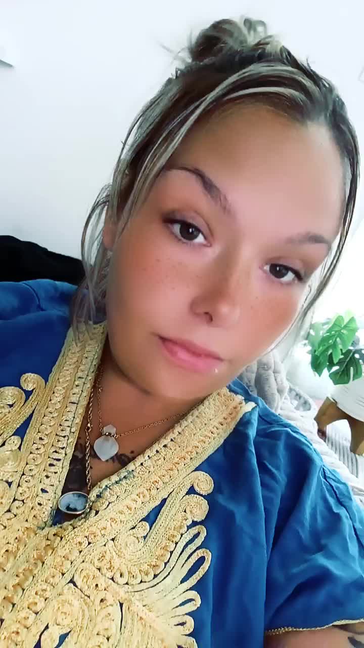 @🩷444🩷