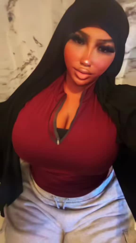 @🫦