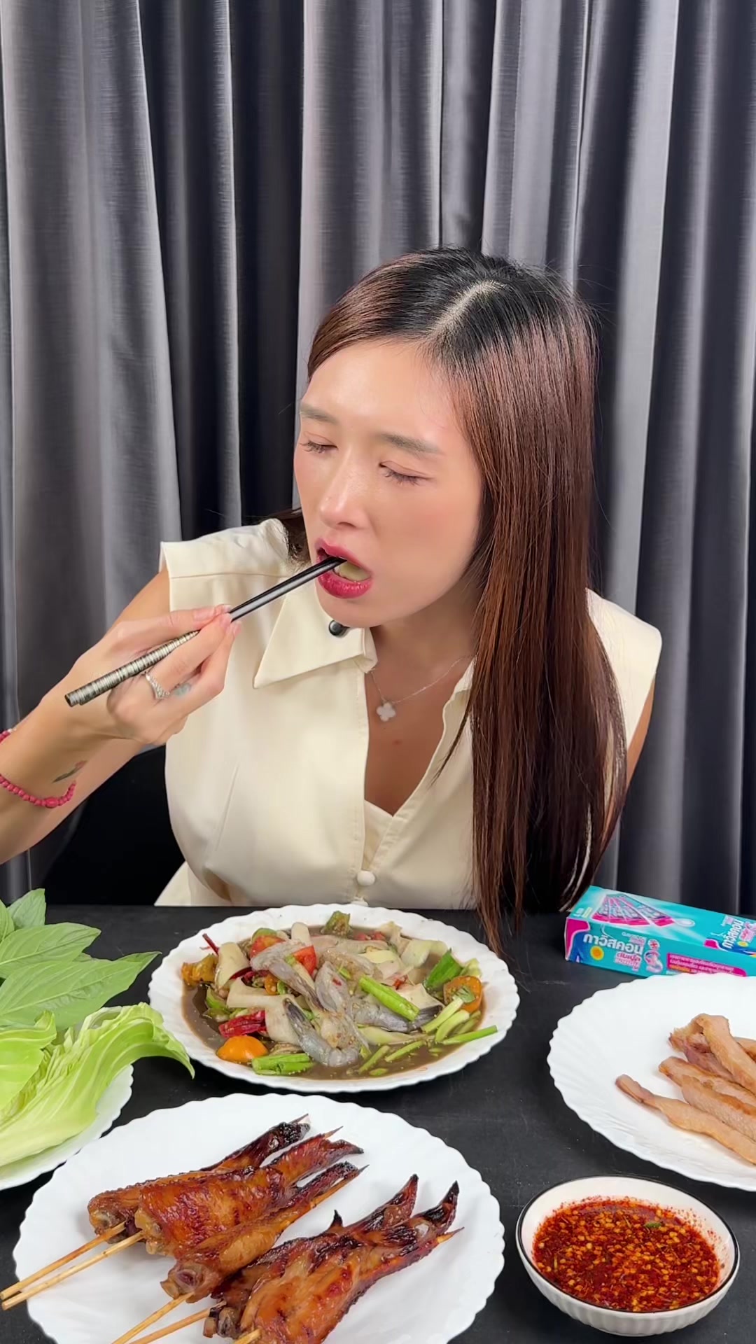 @Chelee เชลี