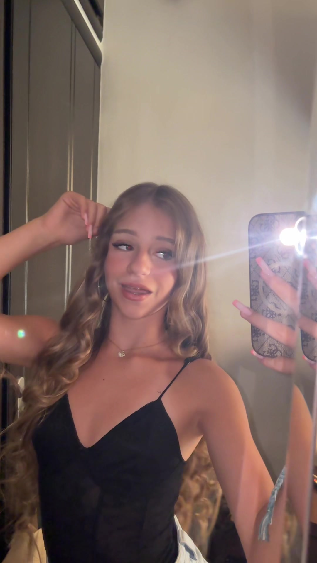 @Bella