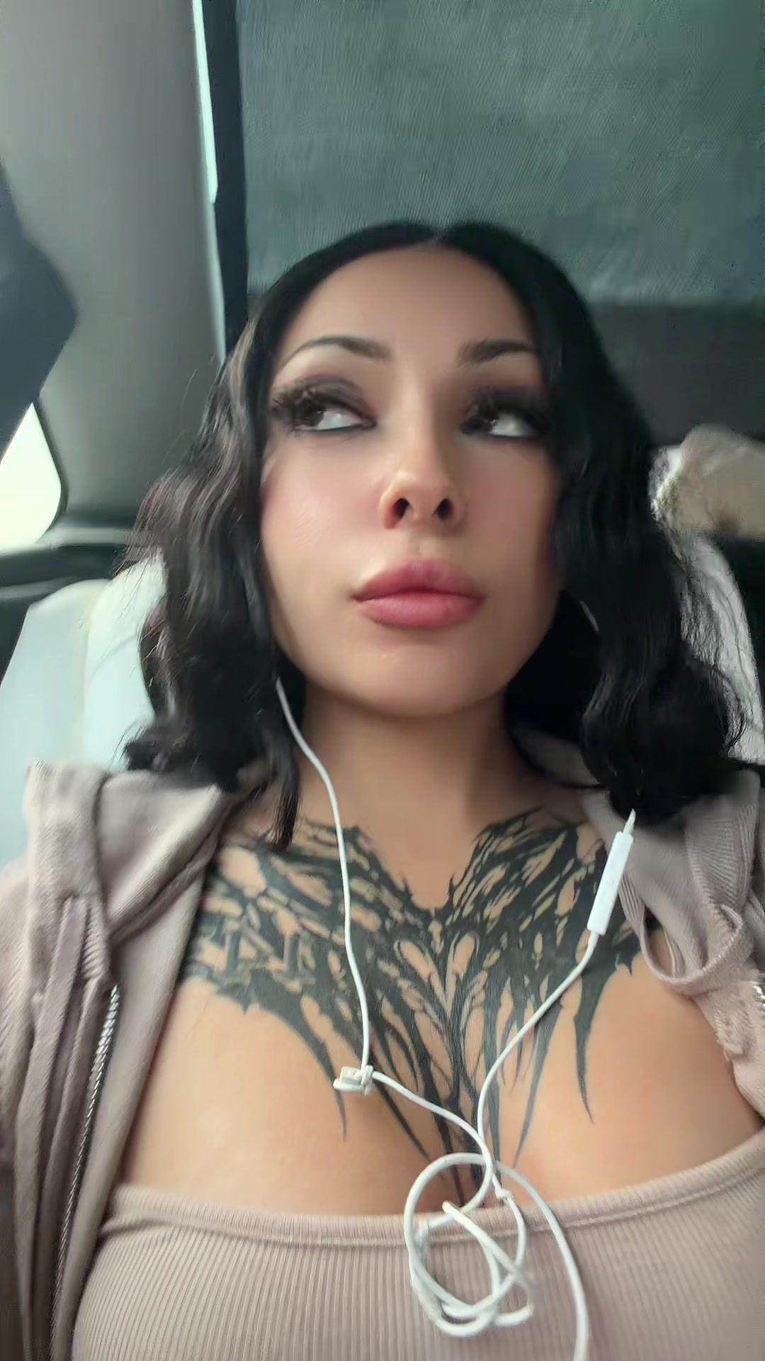 @𝒱𝒶𝓃ℯ𝓈𝓈𝒶