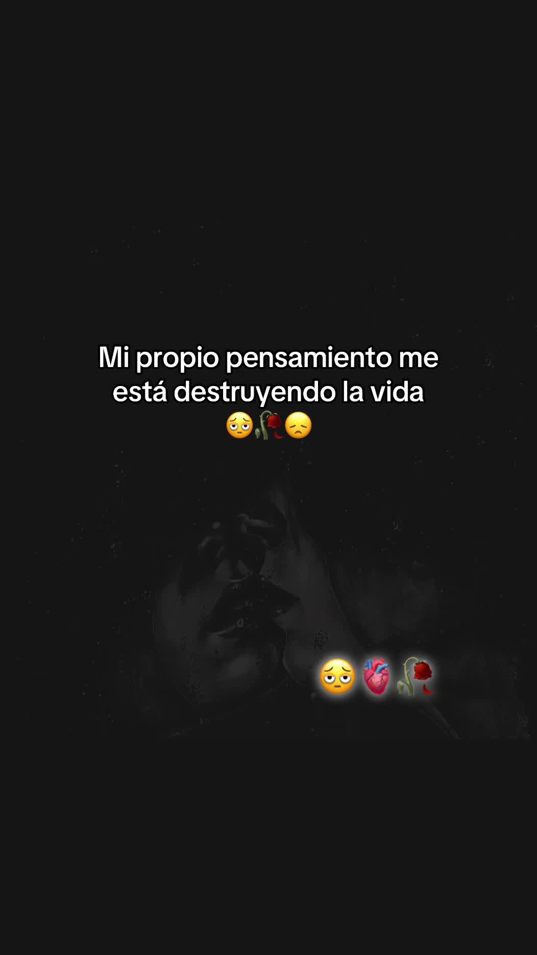 @Lau 🖤🌙