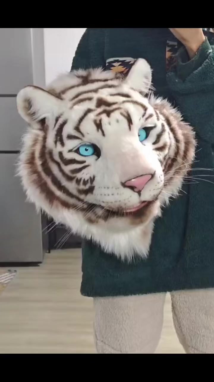 @RealFur