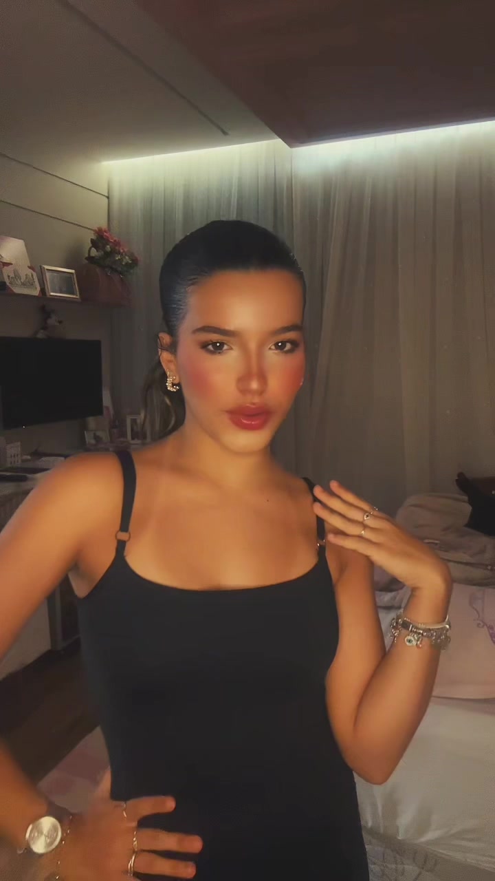 @Julia Colombo