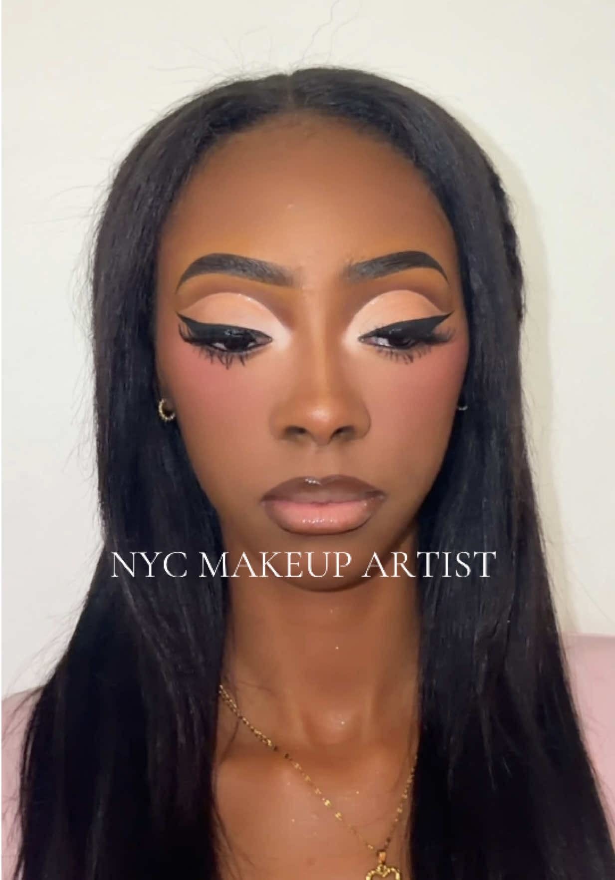 @Luxury Makeup Artist