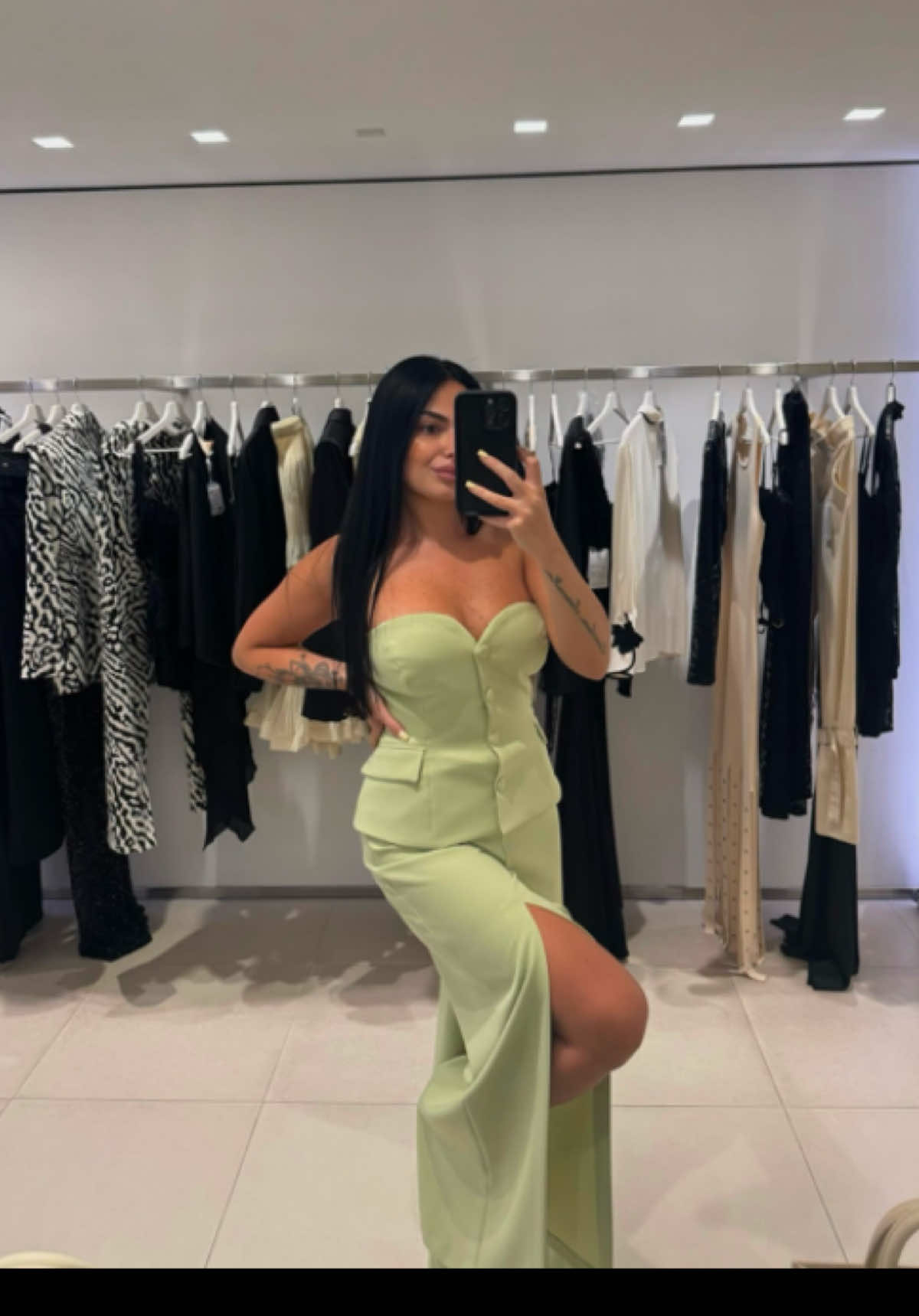 @RODRIQUEZ STORE